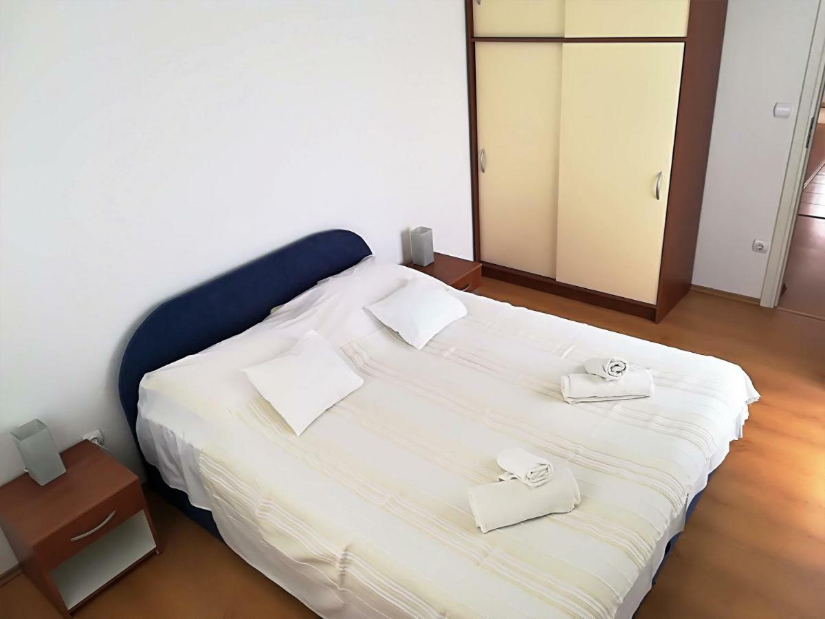 Apartman Rosanda Premuda ภายนอก รูปภาพ